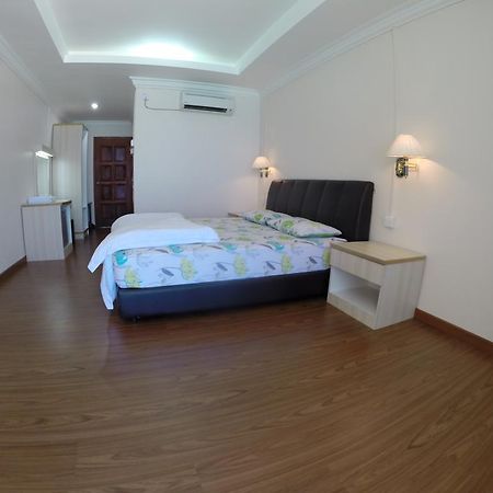 New Cocohut Chalet Hotel Kuala Terengganu Szoba fotó